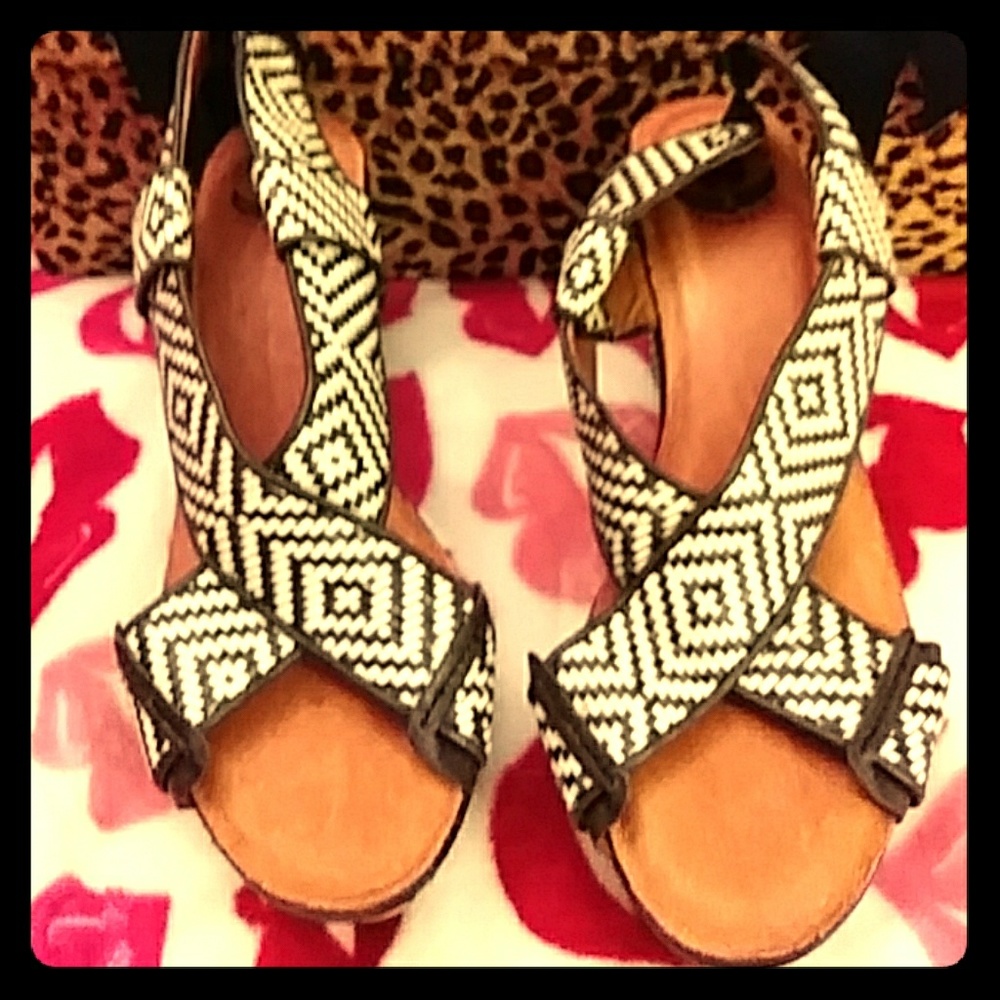 Lucky Brand Sandals